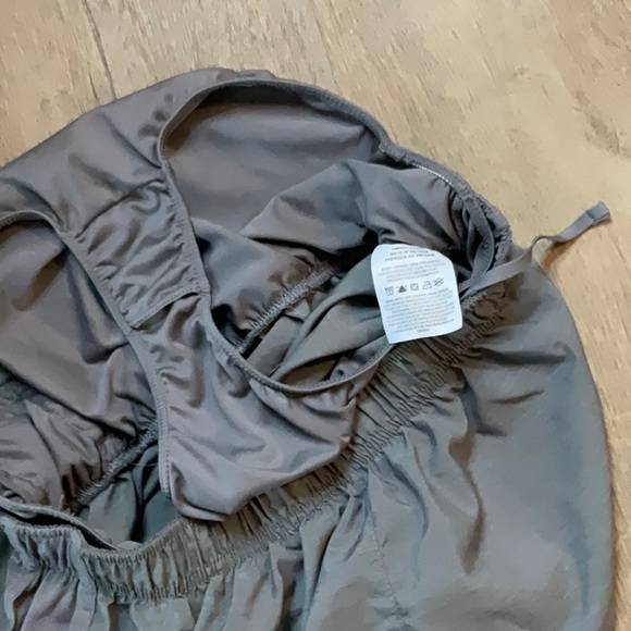 Nike gray shorts - Picture 5 of 5